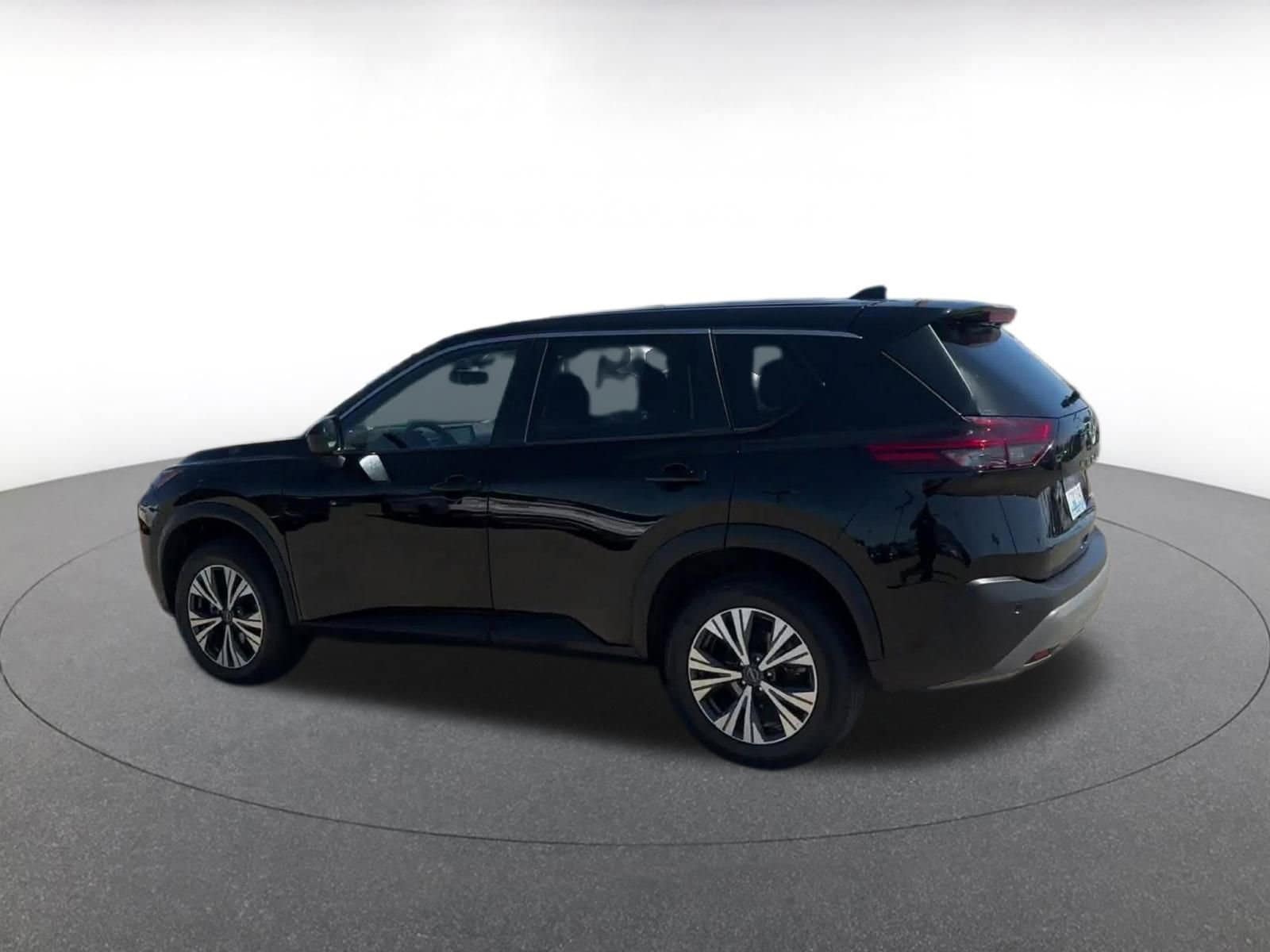2023 Nissan Rogue SV 10