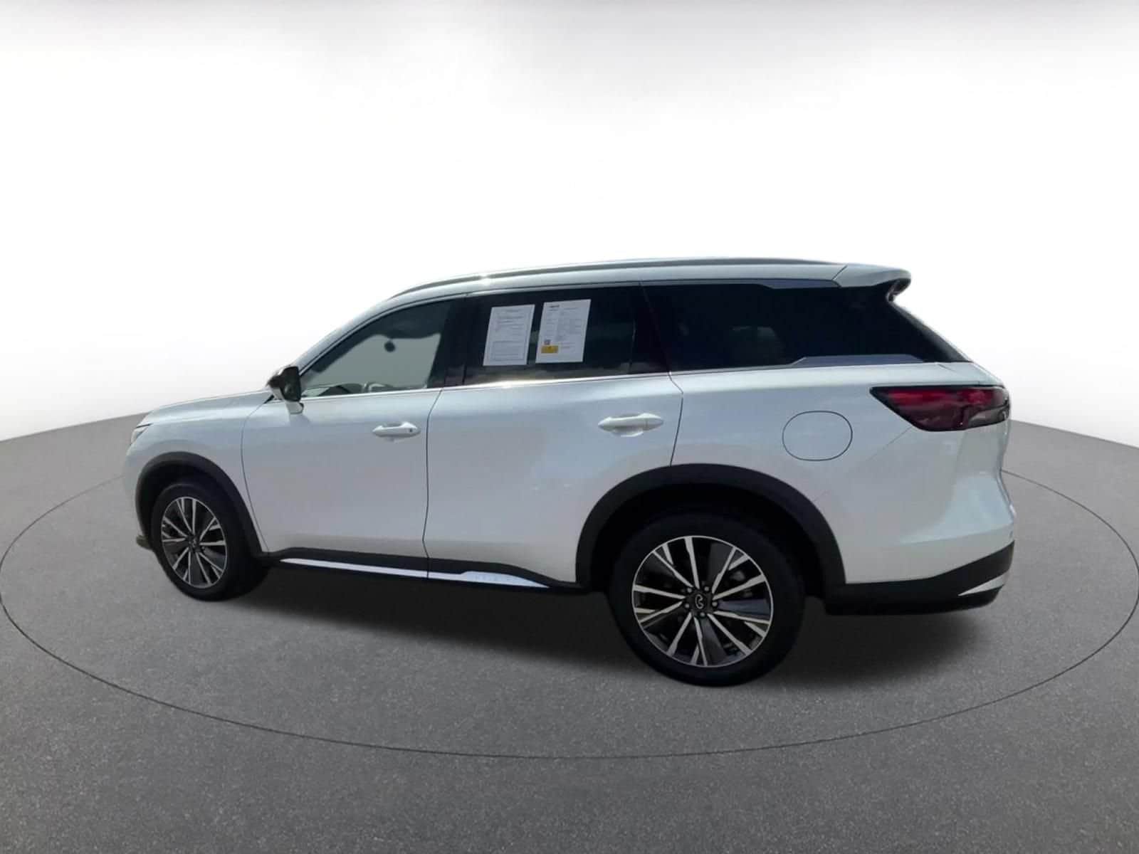 Thumbnail: 2026 INFINITI QX60 - 9