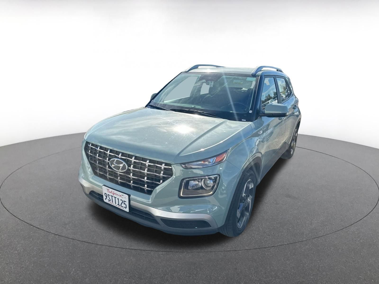 Thumbnail: 2025 Hyundai Venue - 2