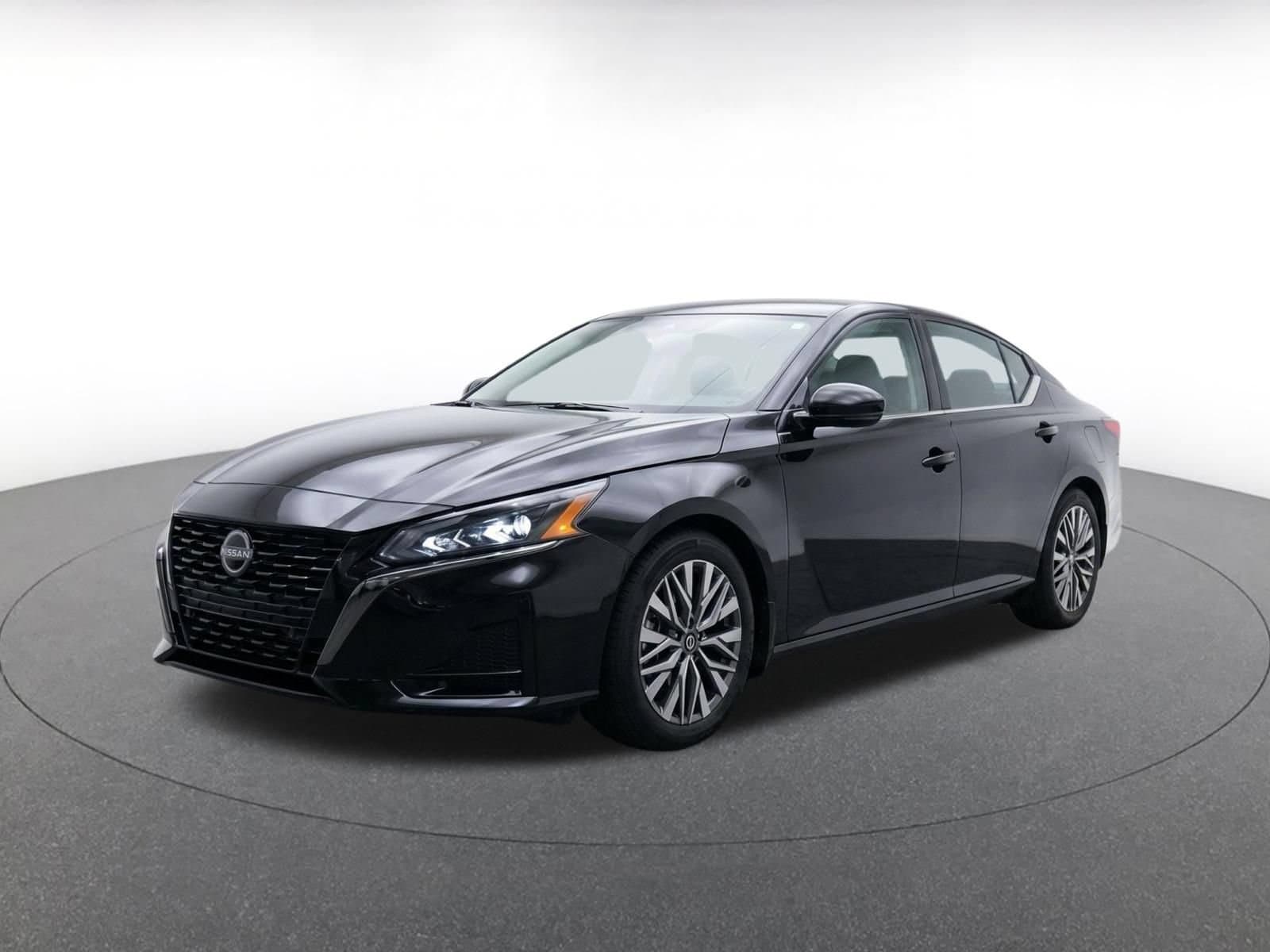 Thumbnail: 2025 Nissan Altima - 3