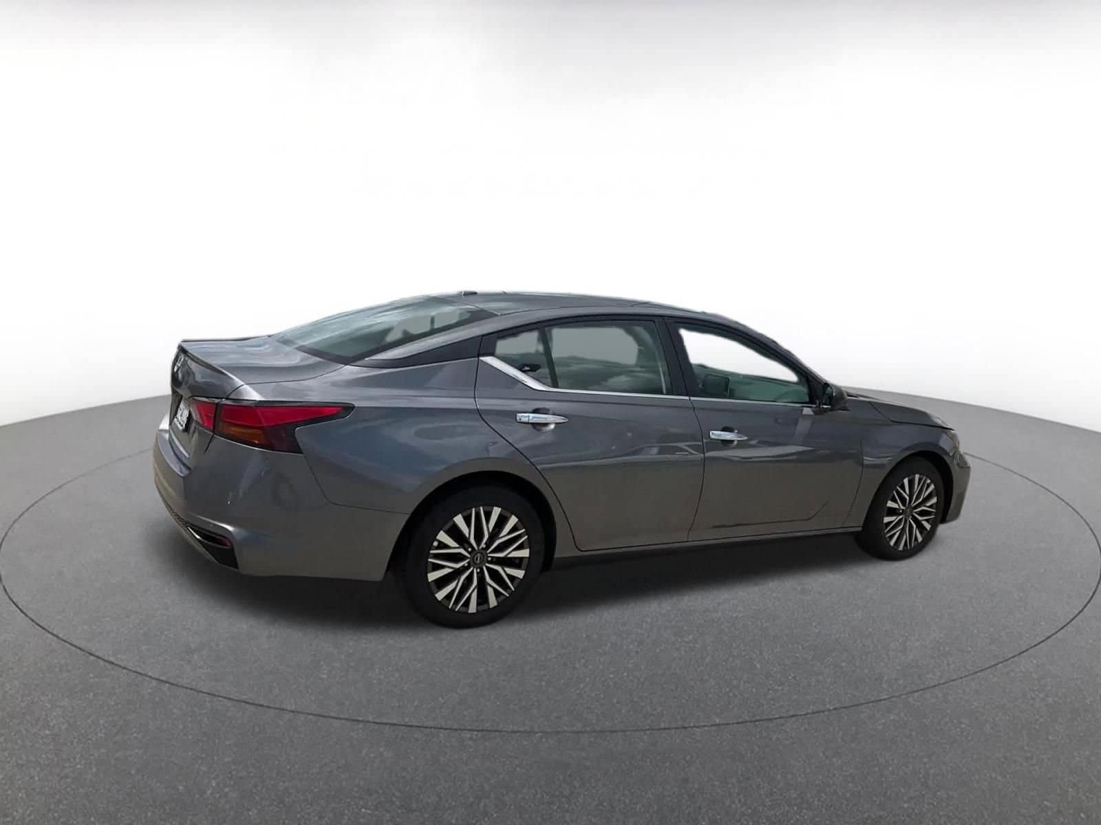 Thumbnail: 2025 Nissan Altima - 14