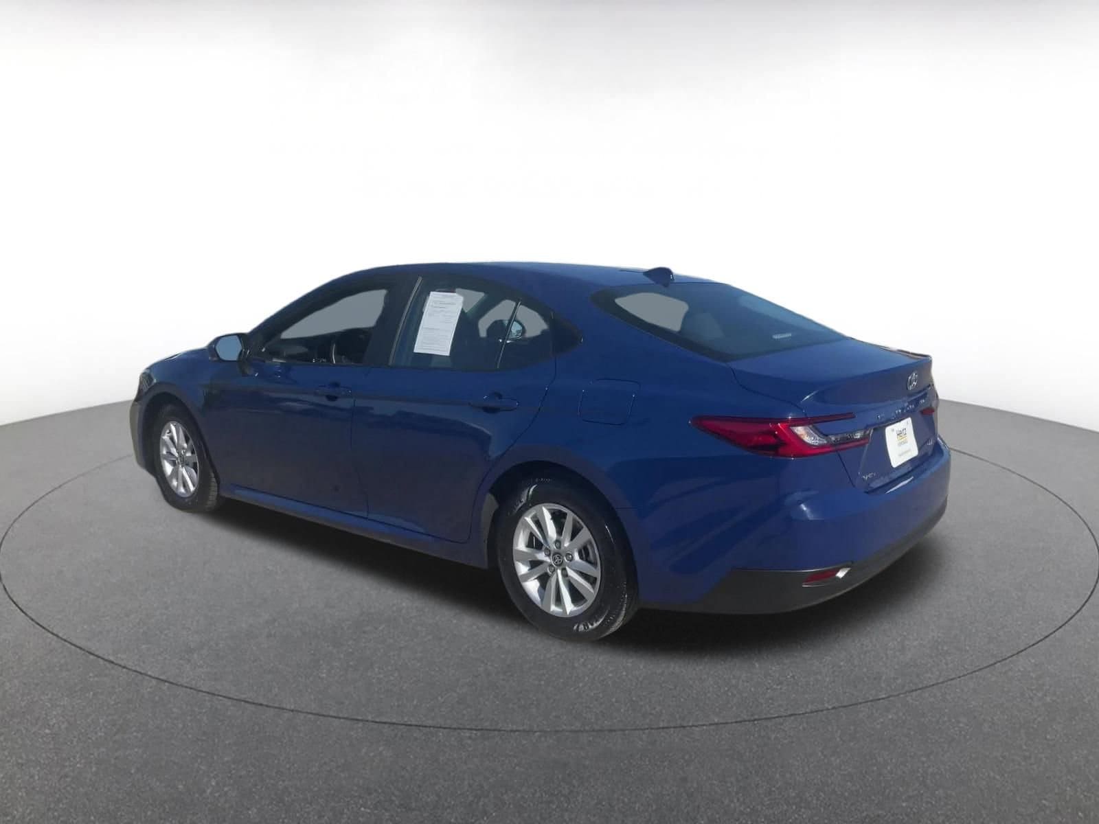 Thumbnail: 2025 Toyota Camry - 9