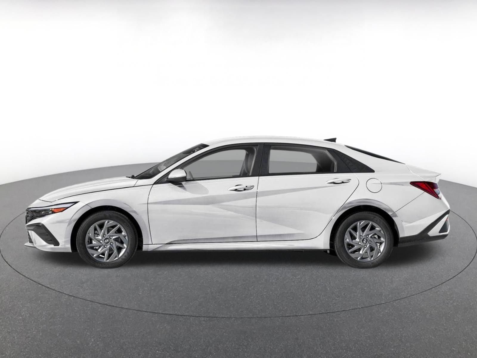 Thumbnail: 2026 Hyundai Elantra - 3