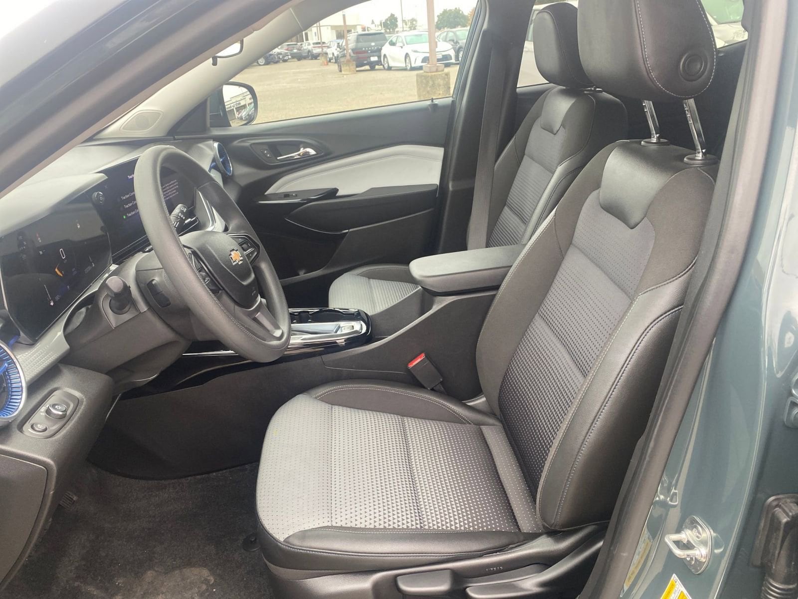 Thumbnail: 2025 Chevrolet Trax - 27