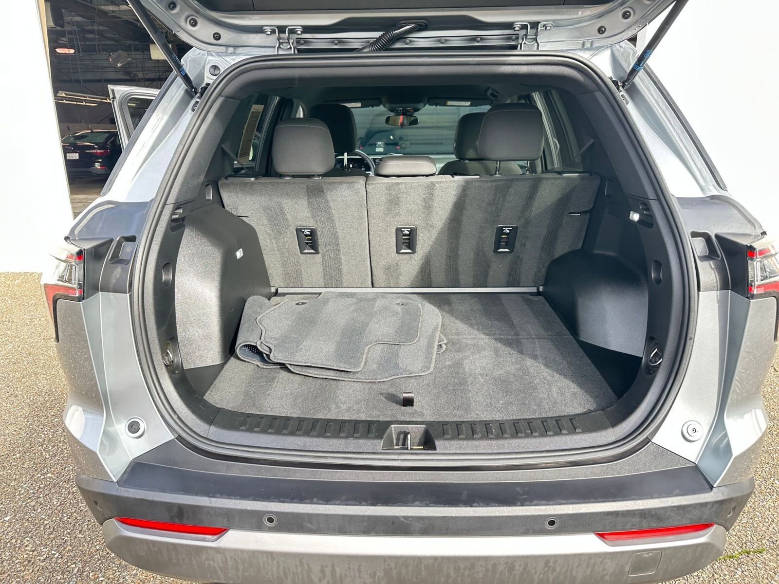 Thumbnail: 2025 Chevrolet Equinox - 31