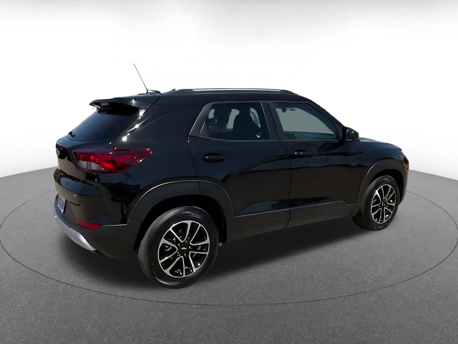 Thumbnail: 2025 Chevrolet TrailBlazer - 15