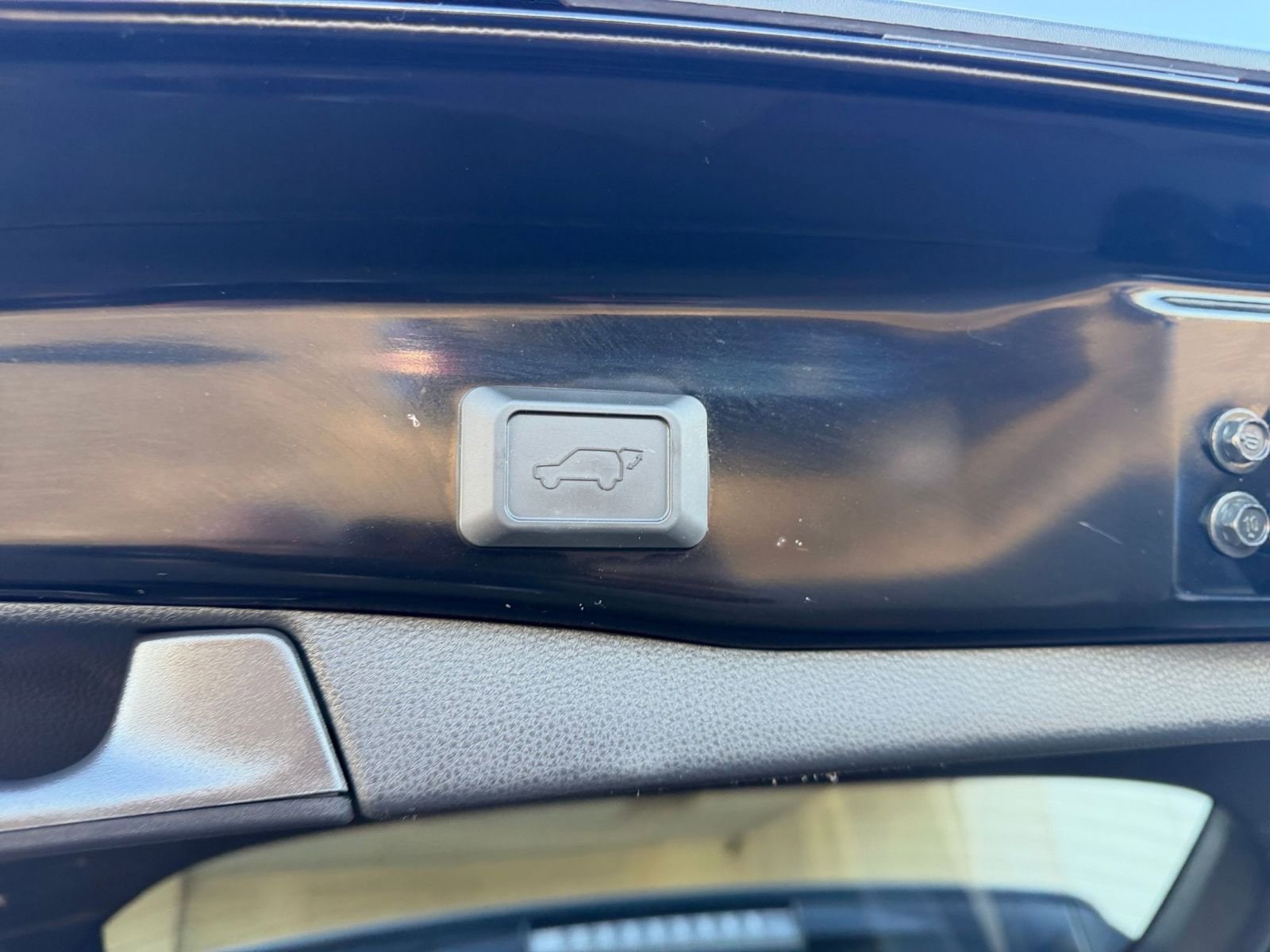 Thumbnail: 2025 Toyota RAV4 - 23