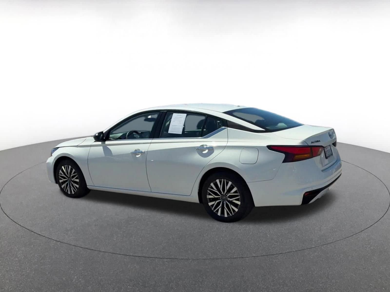 Thumbnail: 2025 Nissan Altima - 10