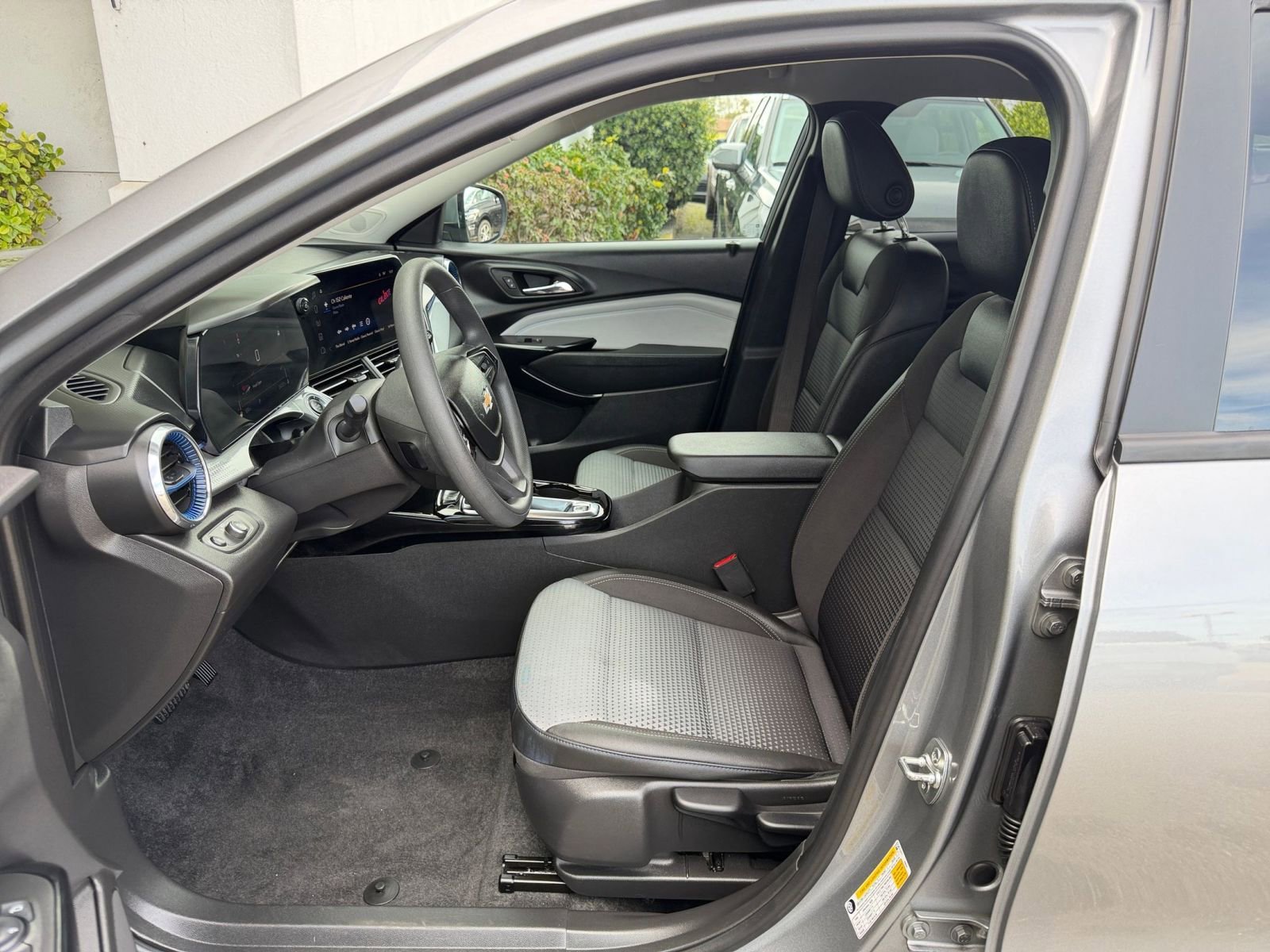 Thumbnail: 2025 Chevrolet Trax - 28