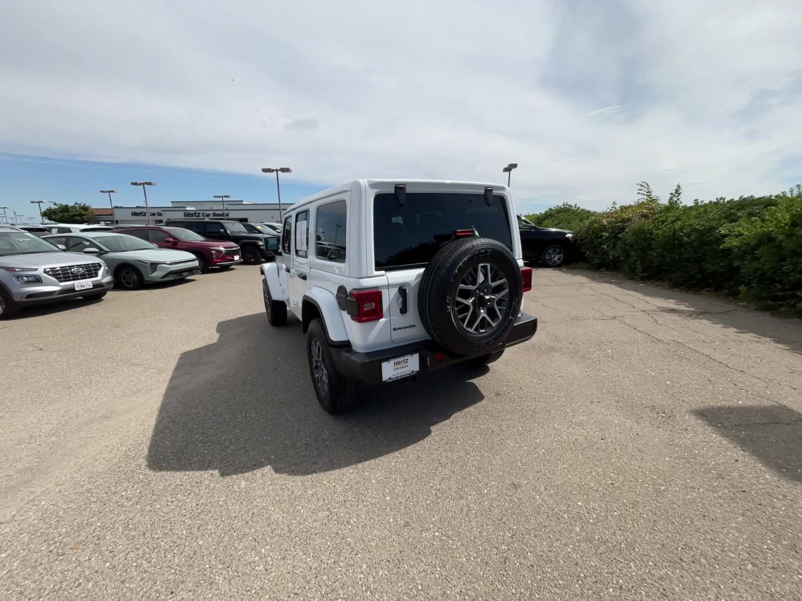 Thumbnail: 2025 Jeep Wrangler - 16