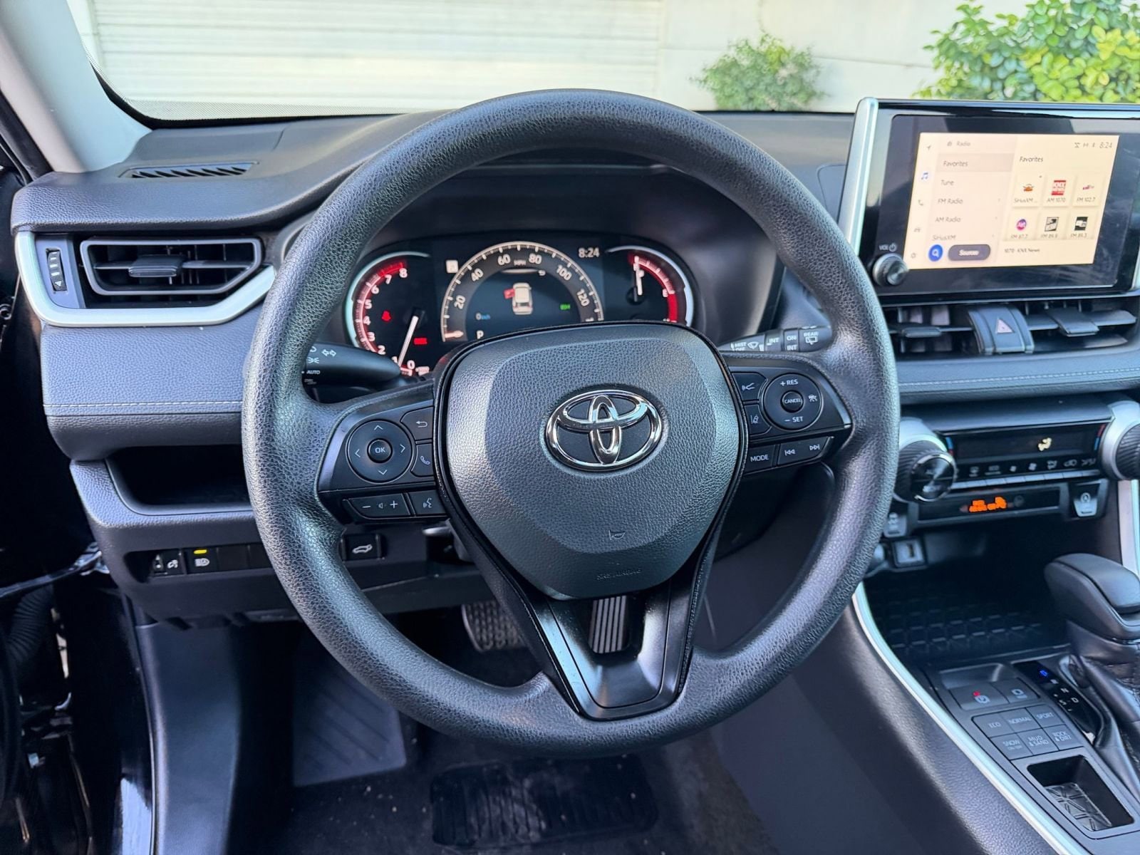 Thumbnail: 2025 Toyota RAV4 - 29