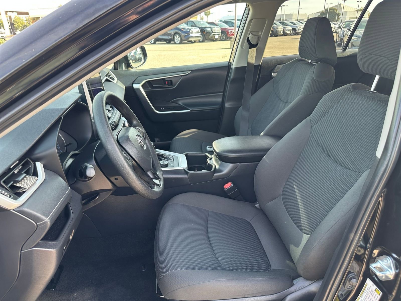 Thumbnail: 2025 Toyota RAV4 - 27