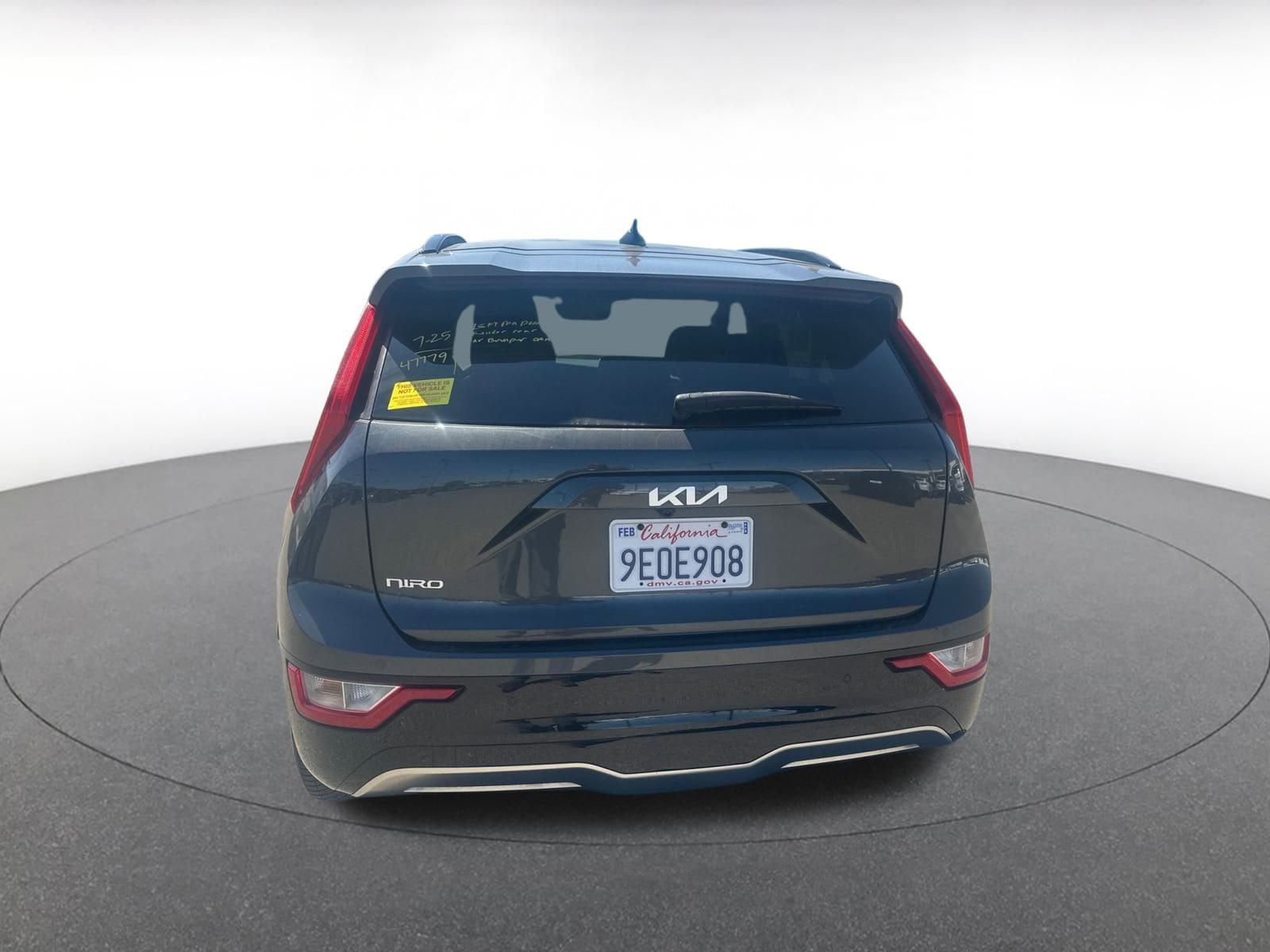Thumbnail: 2023 Kia Niro - 5