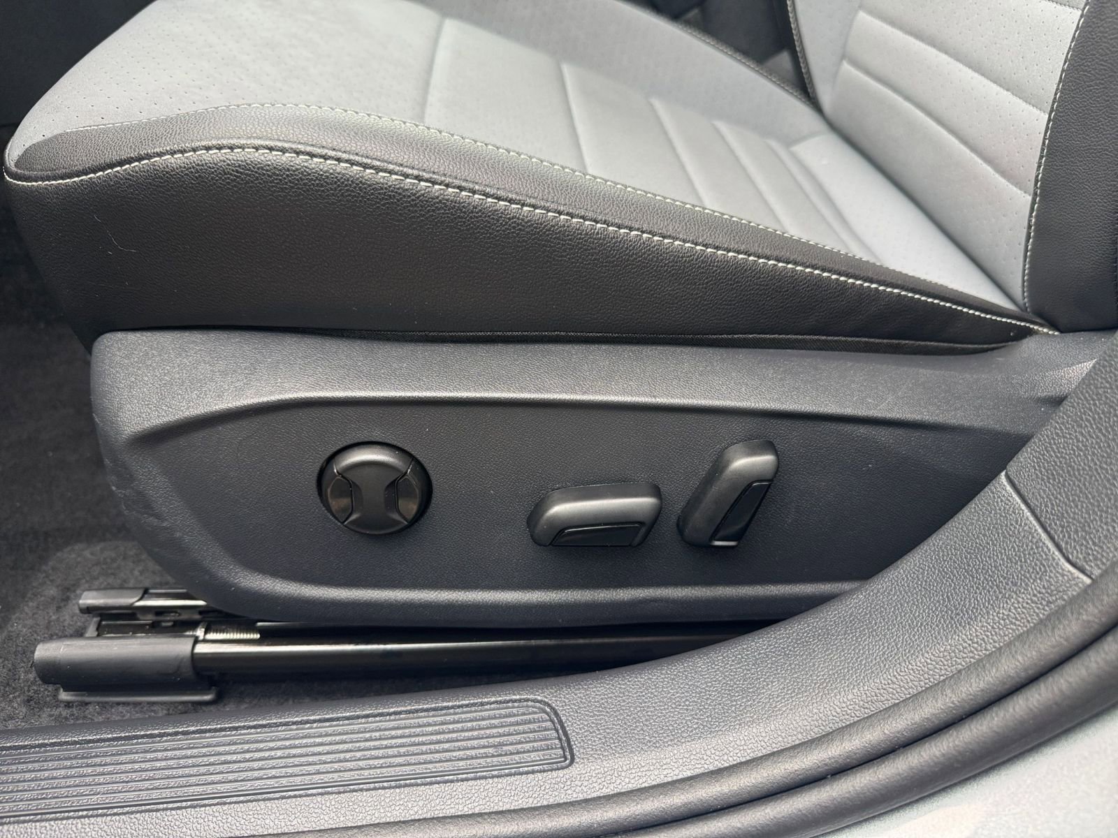 Thumbnail: 2025 Volkswagen Jetta - 23