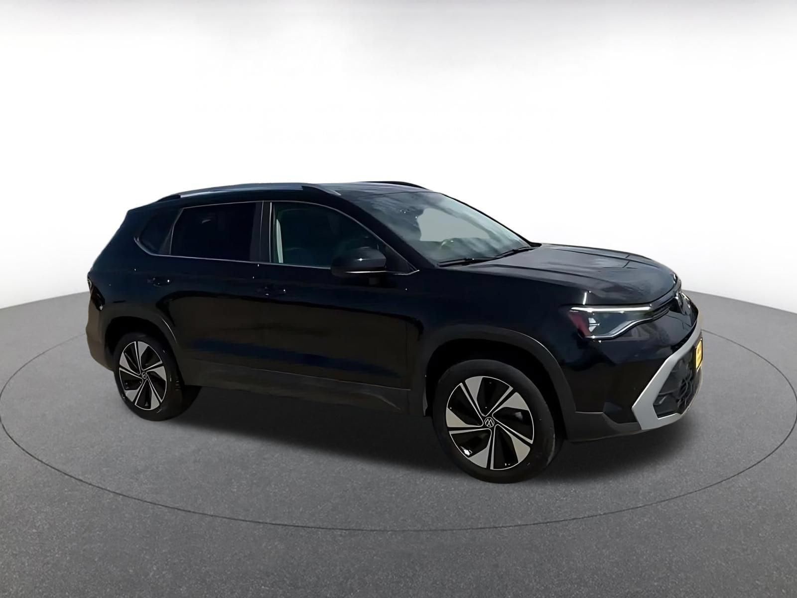 Thumbnail: 2026 Volkswagen Taos - 2