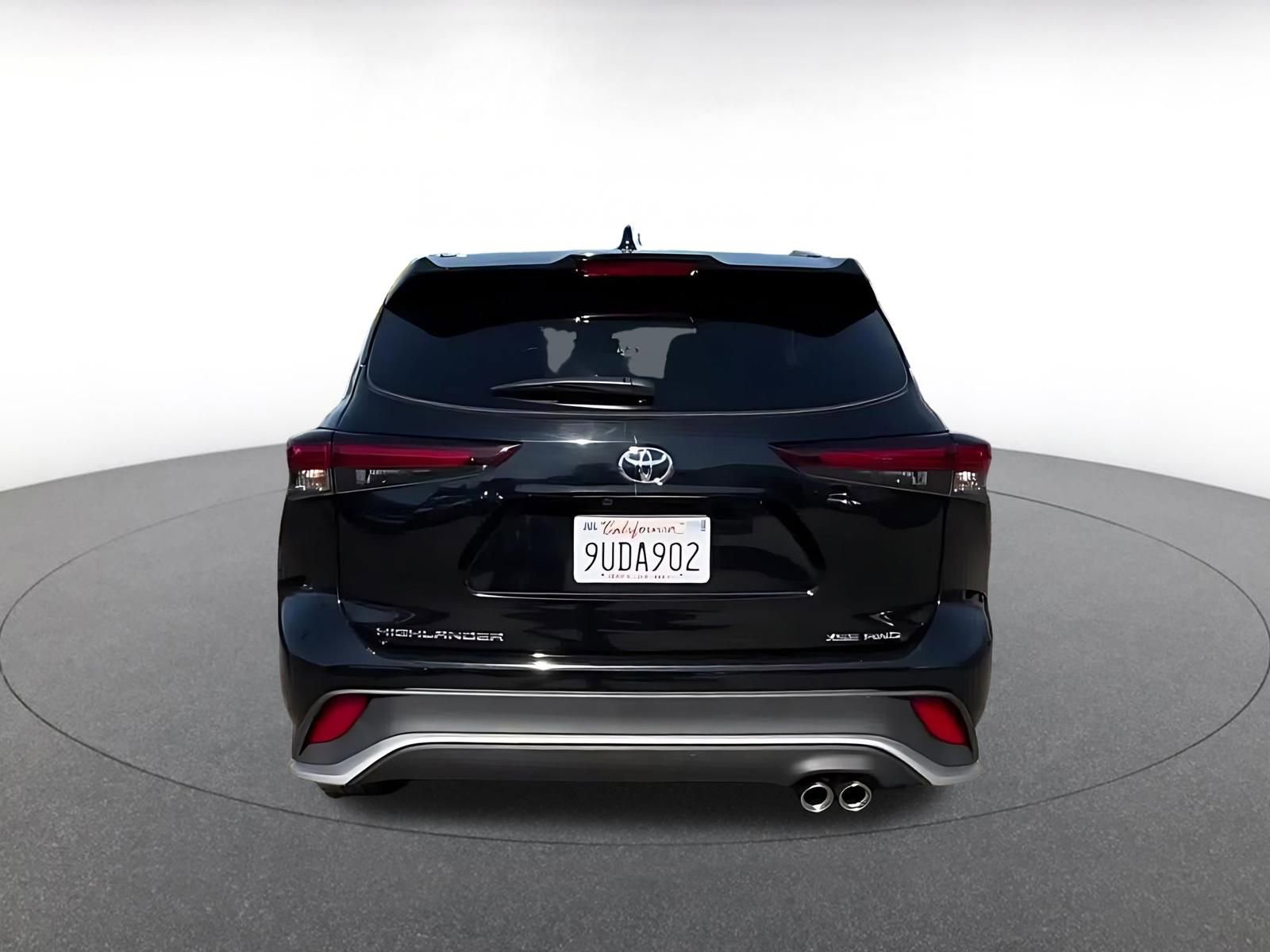 Thumbnail: 2025 Toyota Highlander - 12