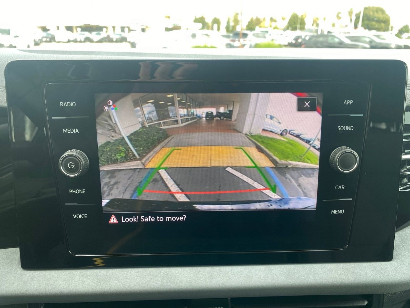 Thumbnail: 2025 Volkswagen Jetta - 17