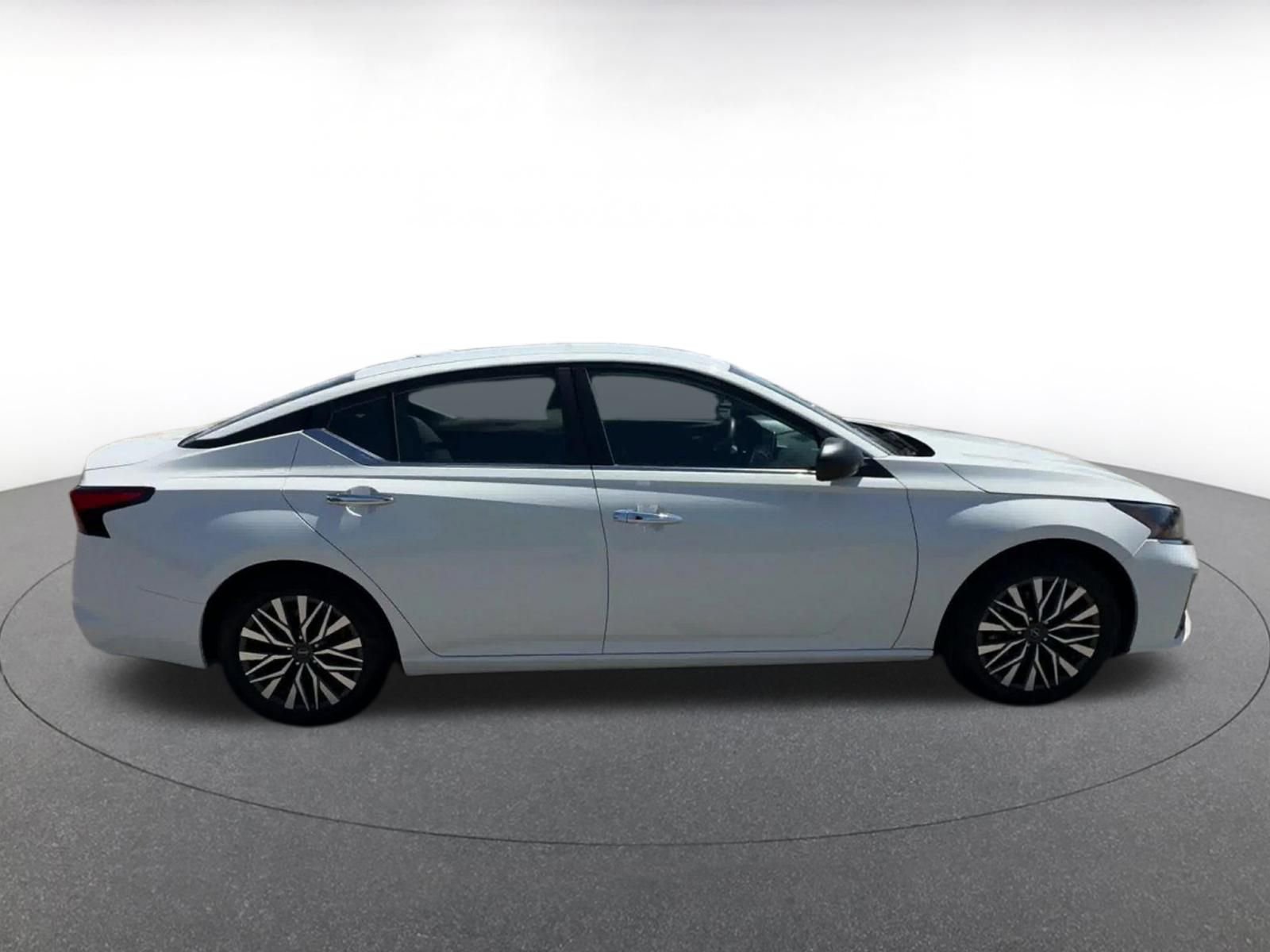 Thumbnail: 2025 Nissan Altima - 16
