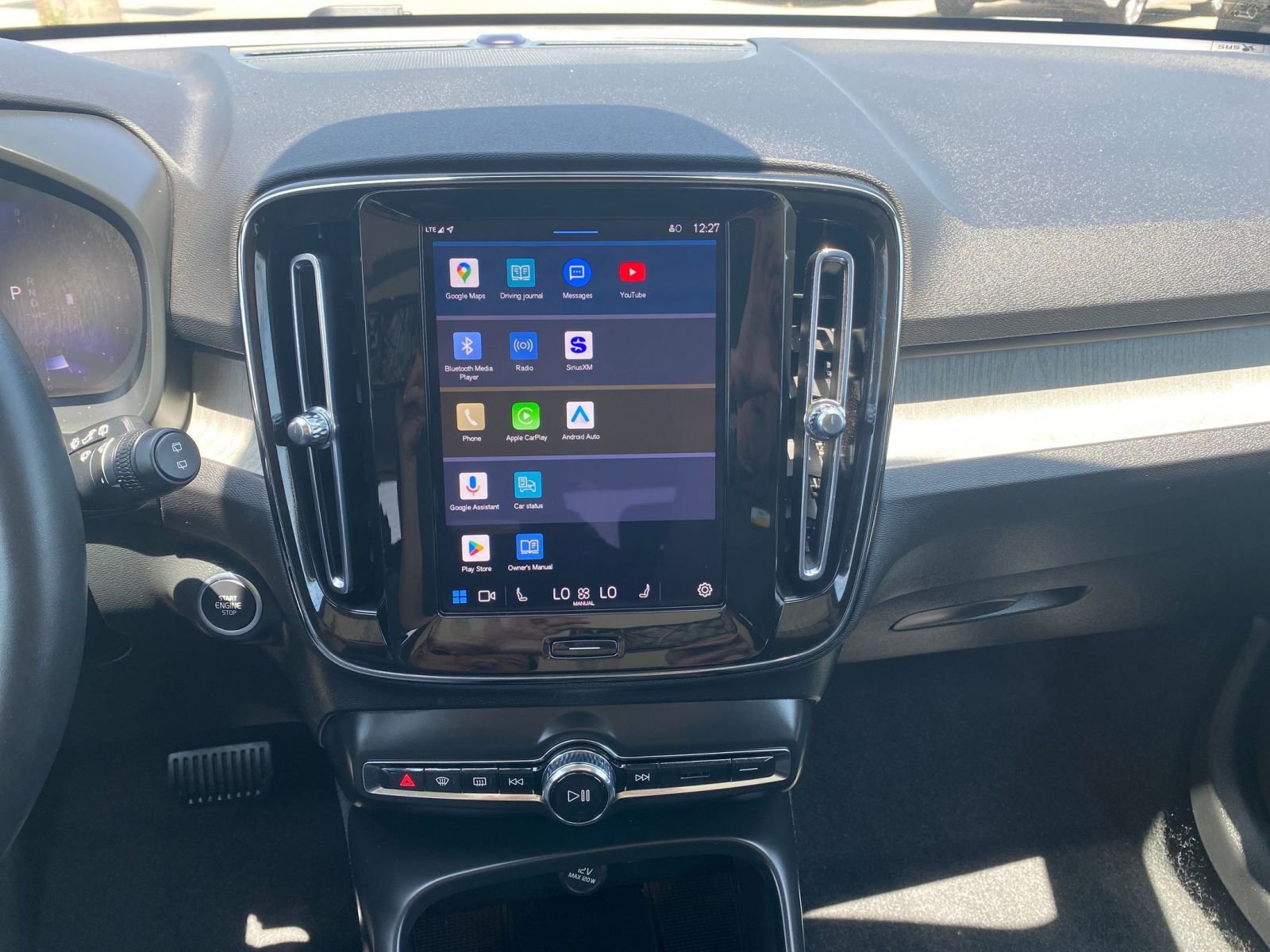 Thumbnail: 2024 Volvo XC40 - 18