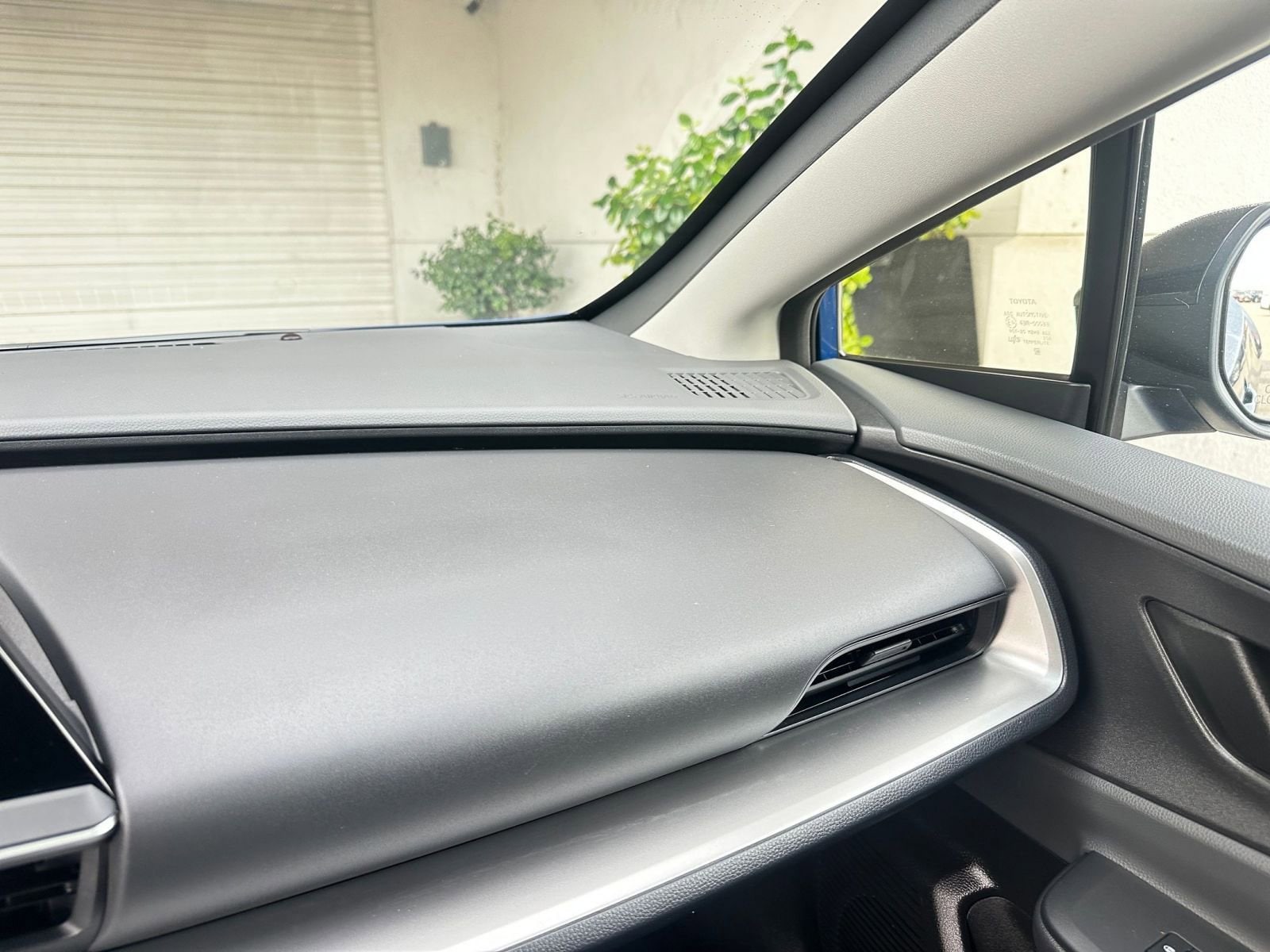 Thumbnail: 2025 Toyota Prius - 35