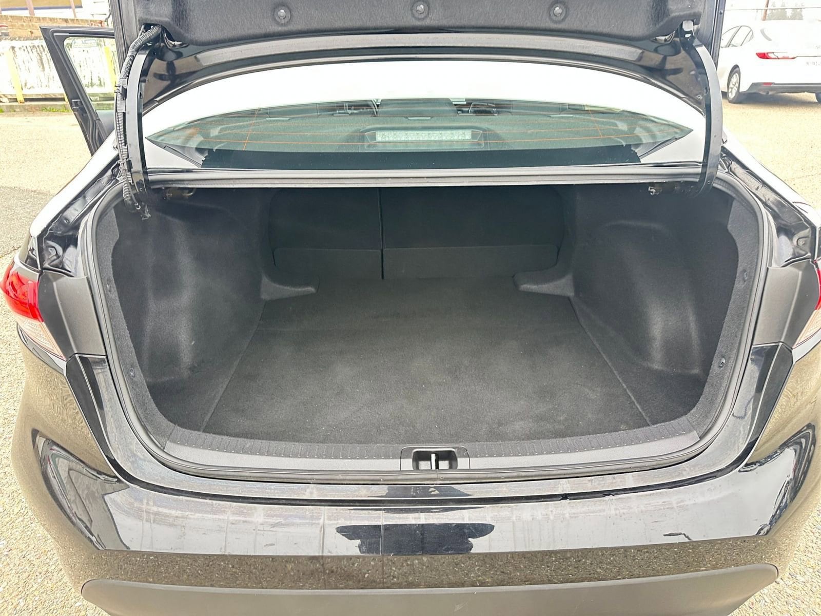 Thumbnail: 2025 Toyota Corolla - 31