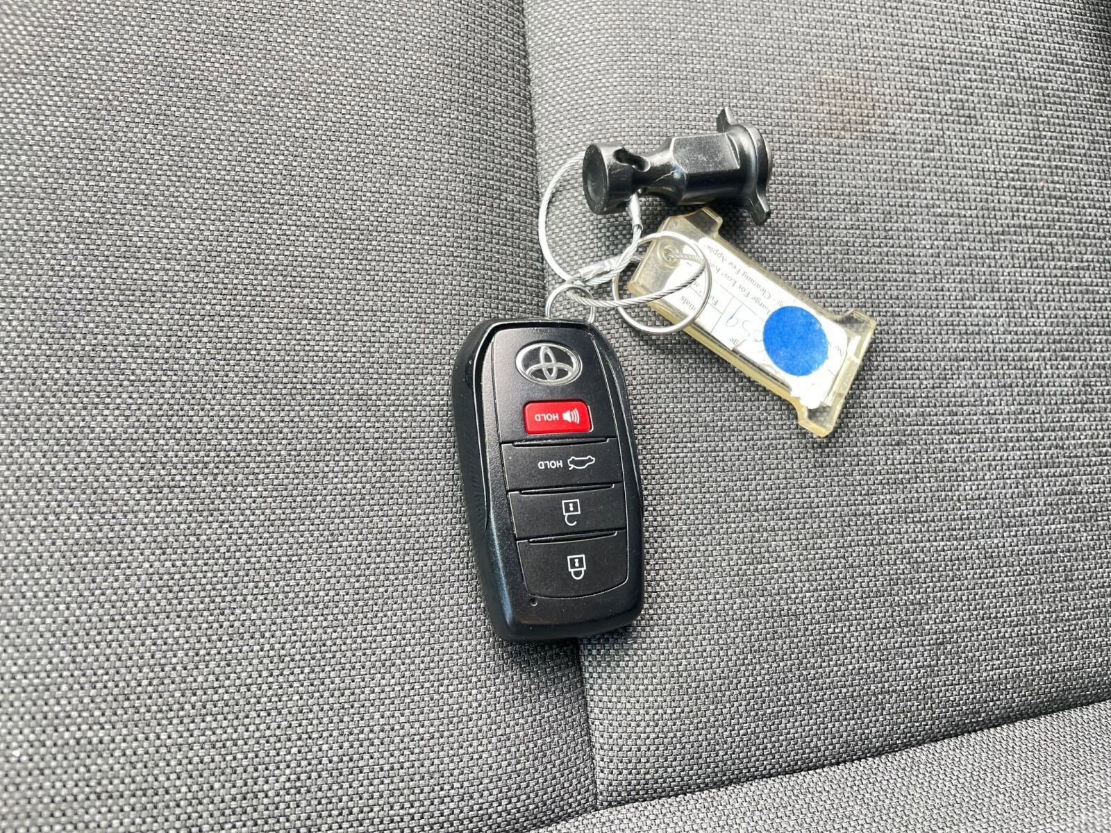 Thumbnail: 2025 Toyota Camry - 22