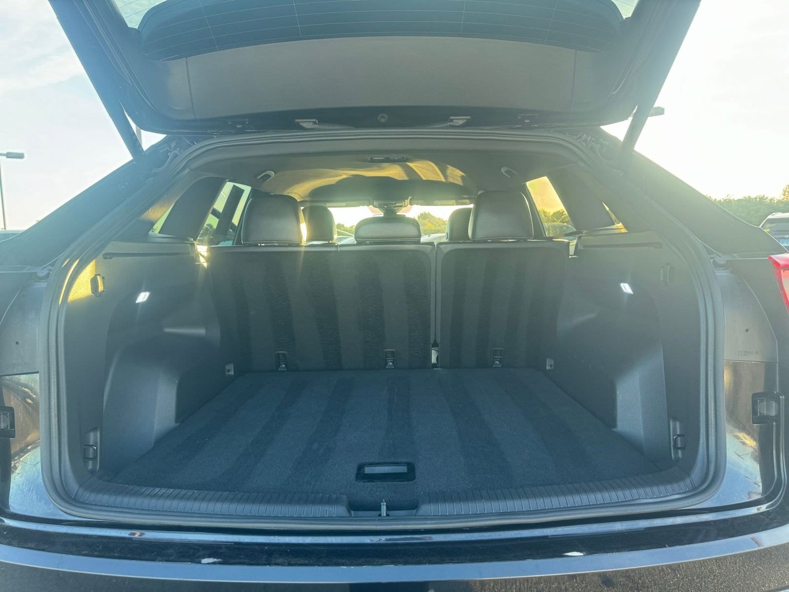 Thumbnail: 2025 Volkswagen Atlas - 31