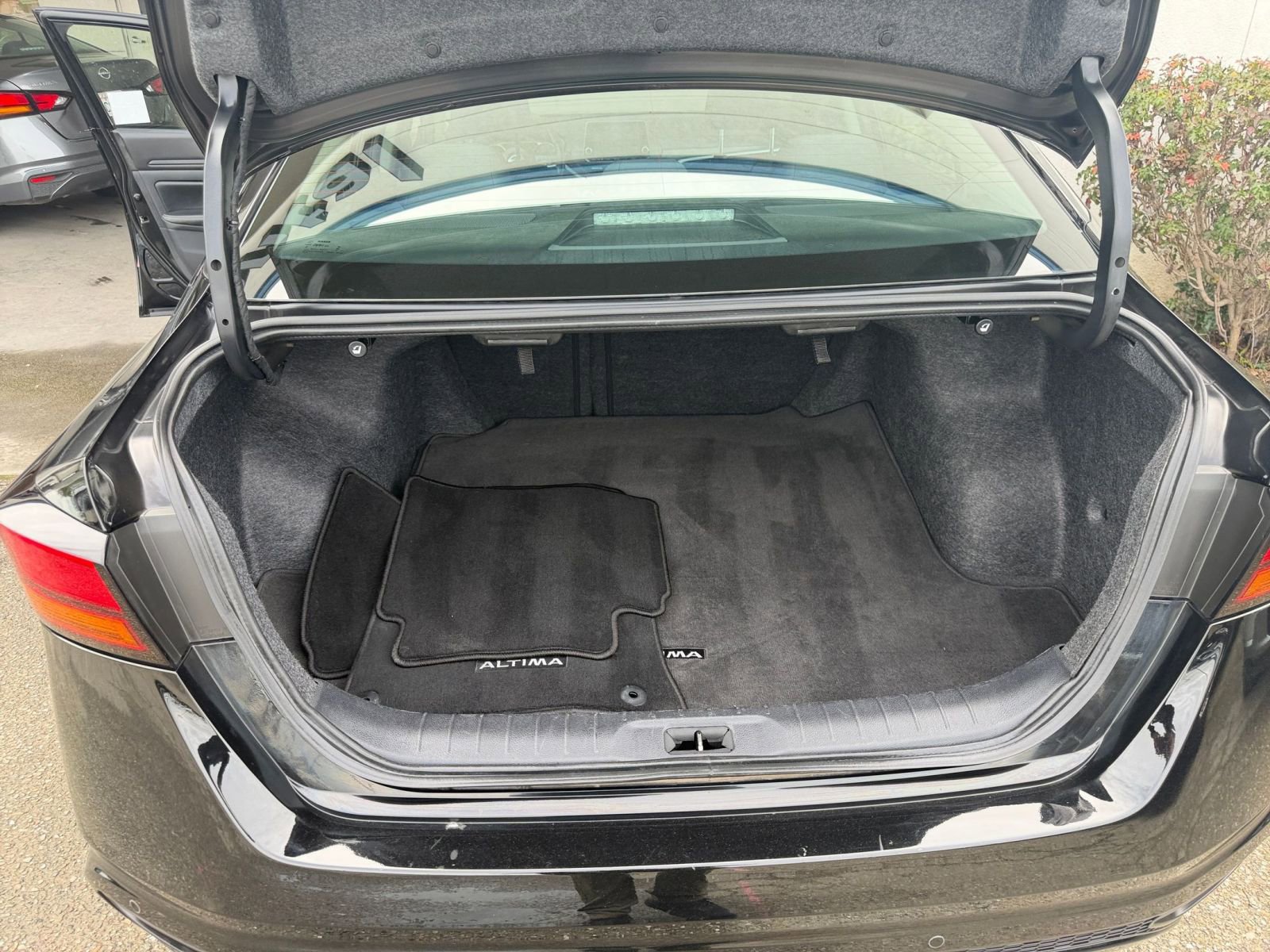 Thumbnail: 2025 Nissan Altima - 32