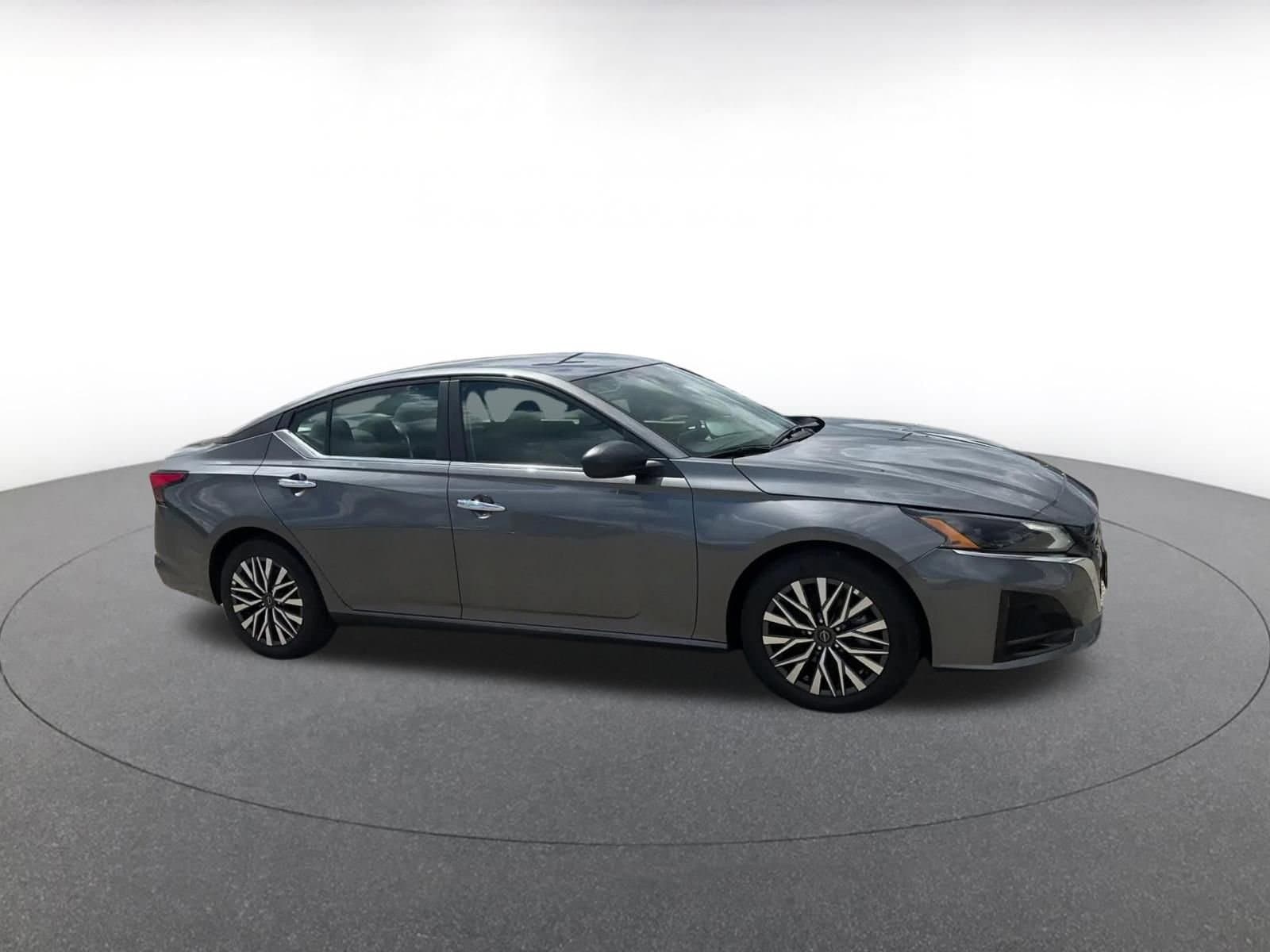 Thumbnail: 2025 Nissan Altima - 2
