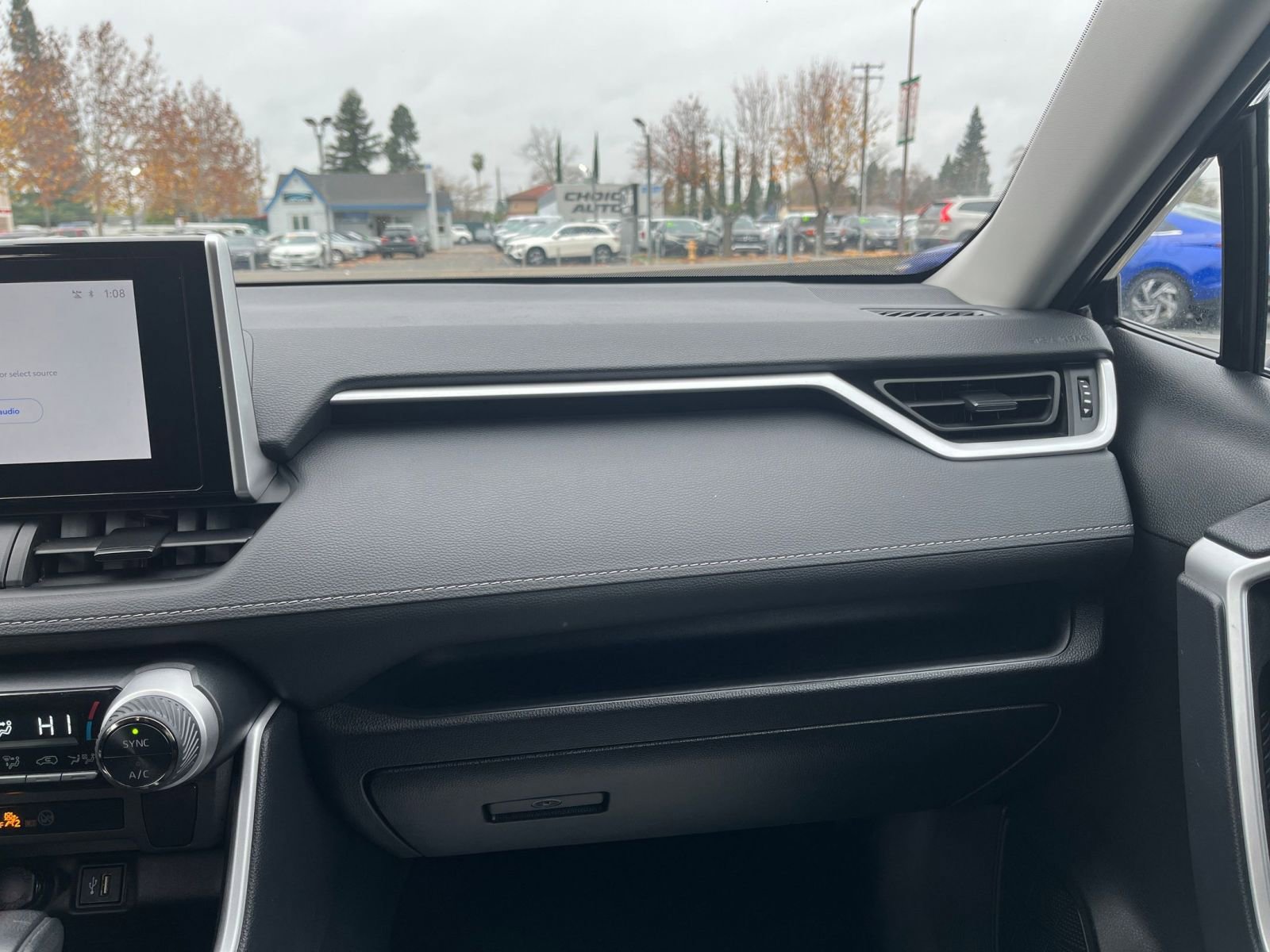 Thumbnail: 2025 Toyota RAV4 - 35