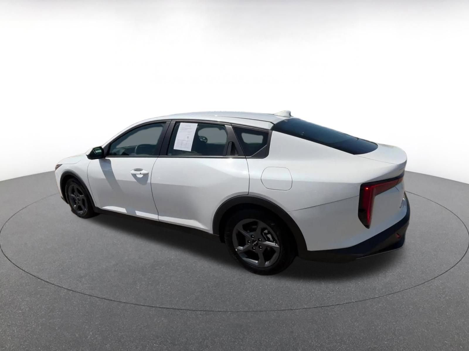 Thumbnail: 2025 Kia K4 - 10