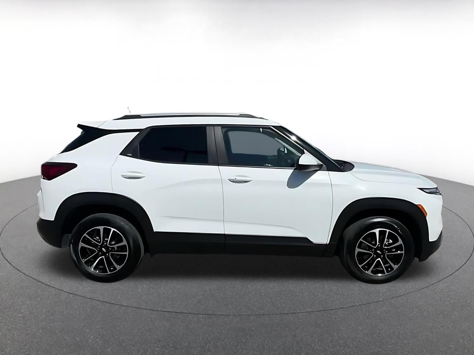 Thumbnail: 2025 Chevrolet TrailBlazer - 15