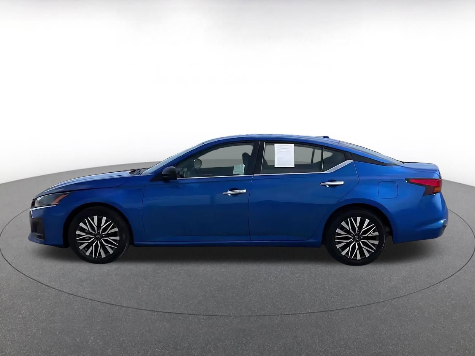 Thumbnail: 2025 Nissan Altima - 9