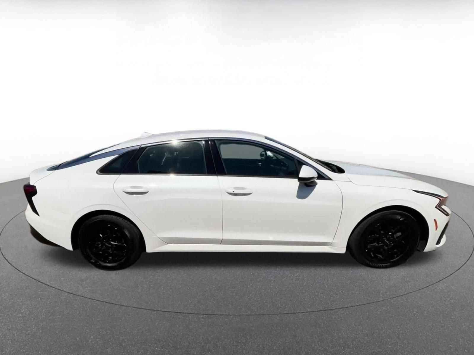 Thumbnail: 2025 Kia K5 - 15