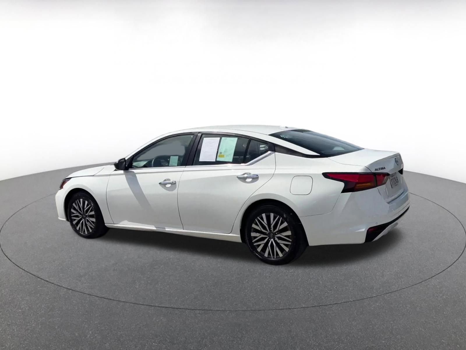 Thumbnail: 2025 Nissan Altima - 10