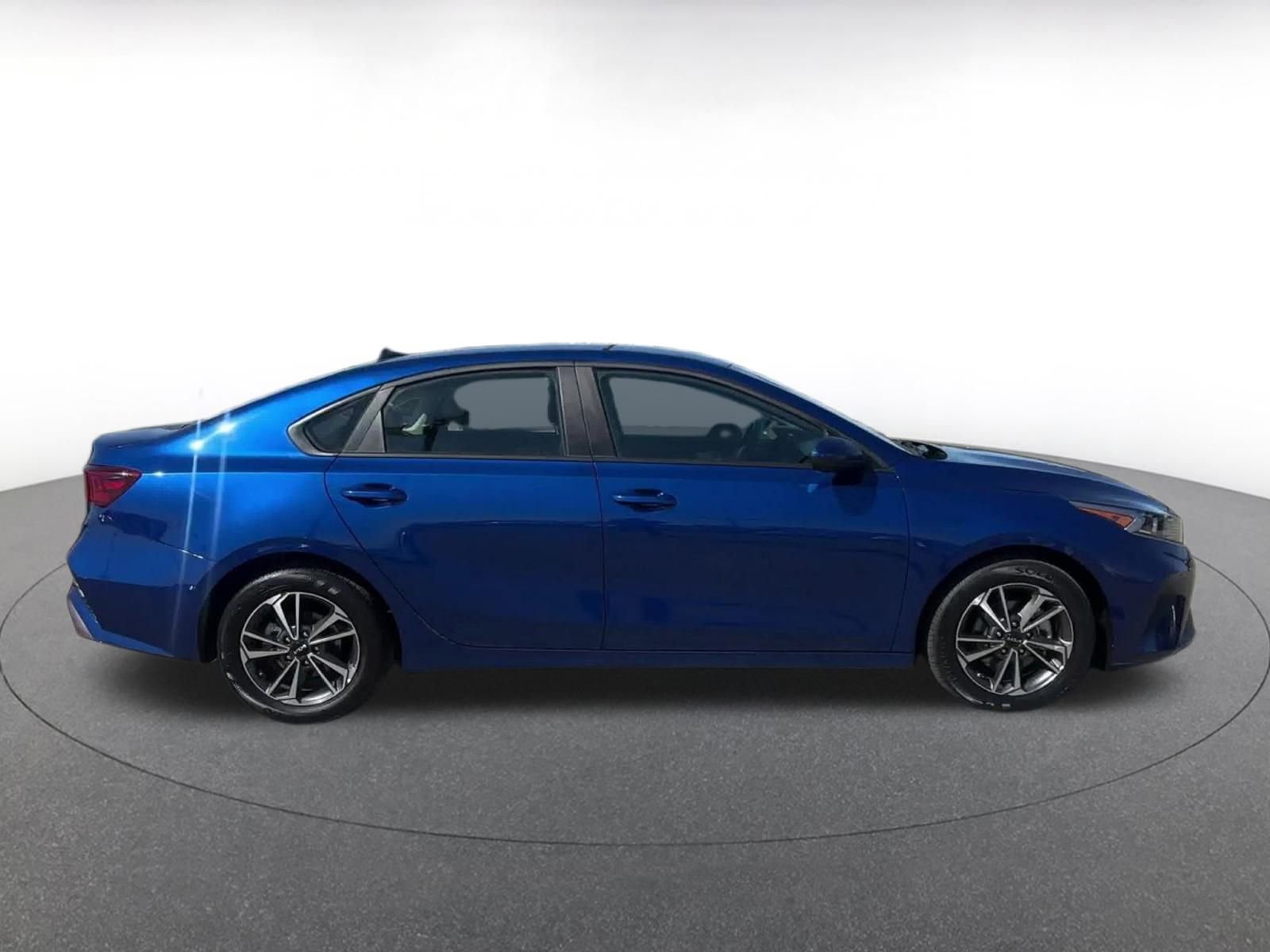 2024 Kia Forte LXS 16