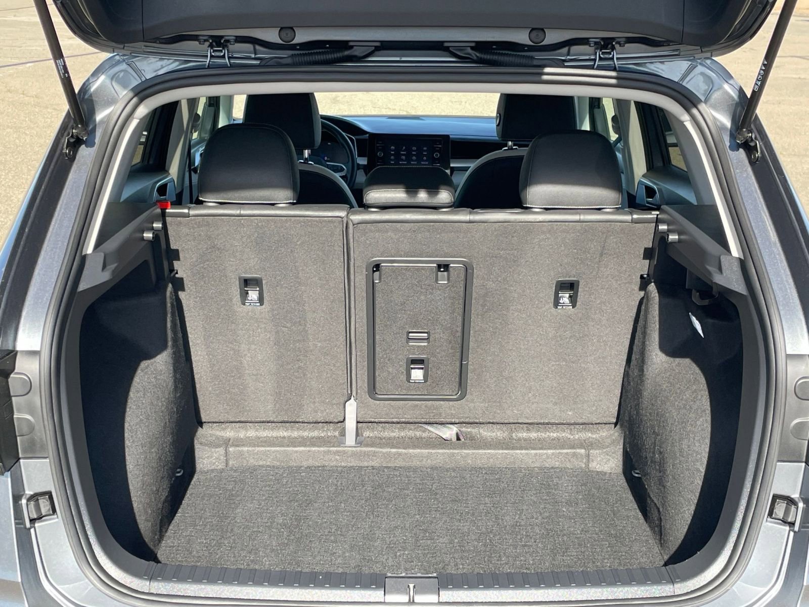 Thumbnail: 2025 Volkswagen Taos - 32