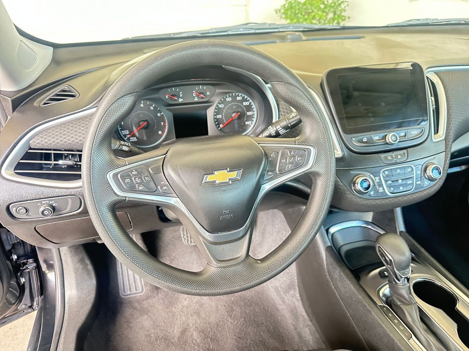 Thumbnail: 2023 Chevrolet Malibu - 28