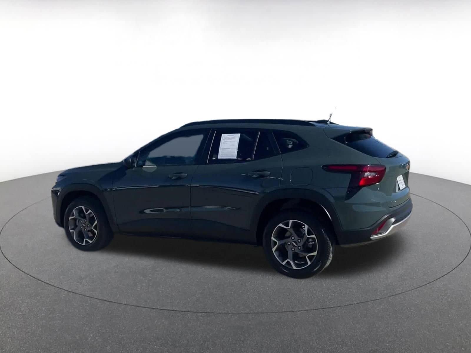 Thumbnail: 2025 Chevrolet Trax - 16