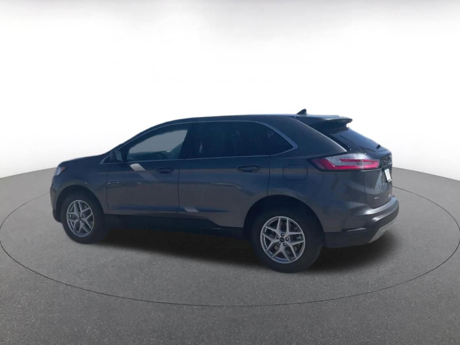 Thumbnail: 2024 Ford Edge - 10