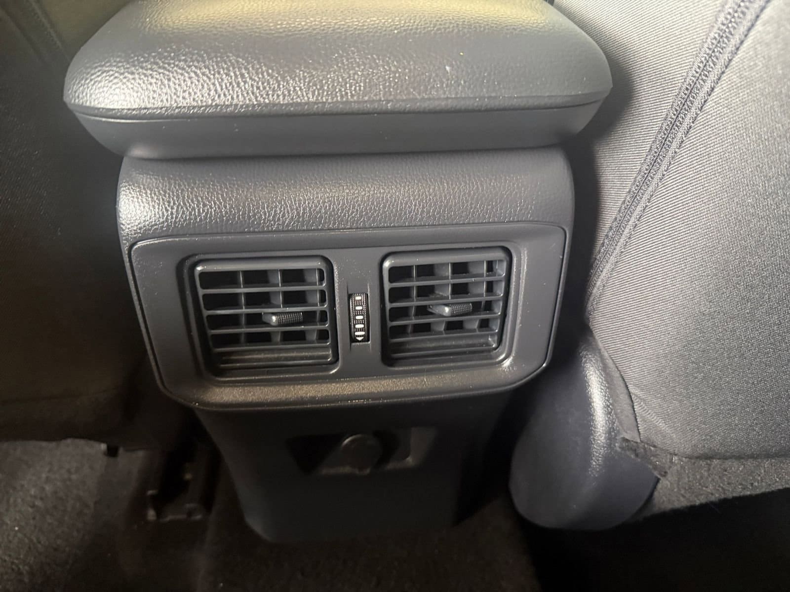 Thumbnail: 2025 Toyota RAV4 - 23