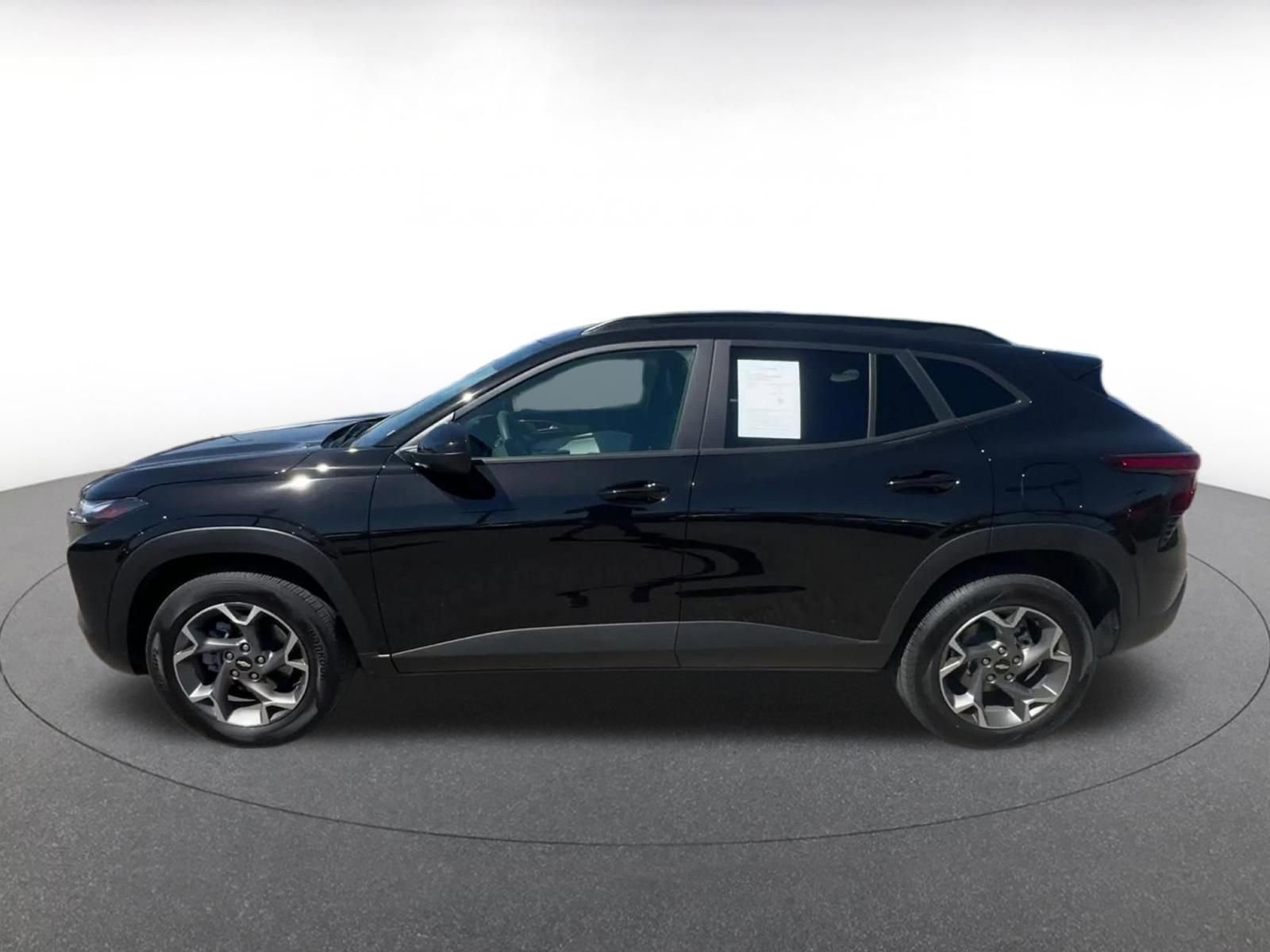 Thumbnail: 2025 Chevrolet Trax - 9