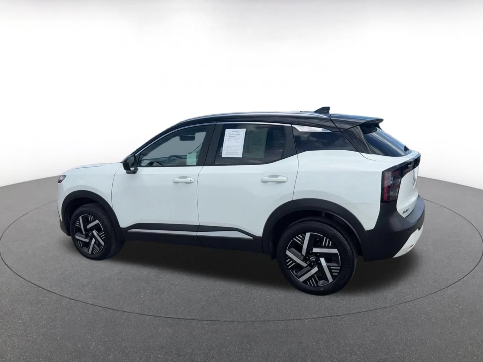 Thumbnail: 2026 Nissan Kicks - 9