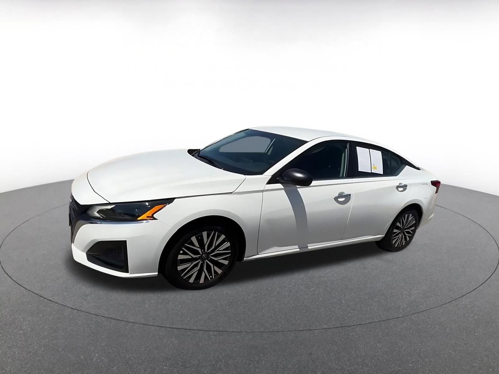 Thumbnail: 2025 Nissan Altima - 8