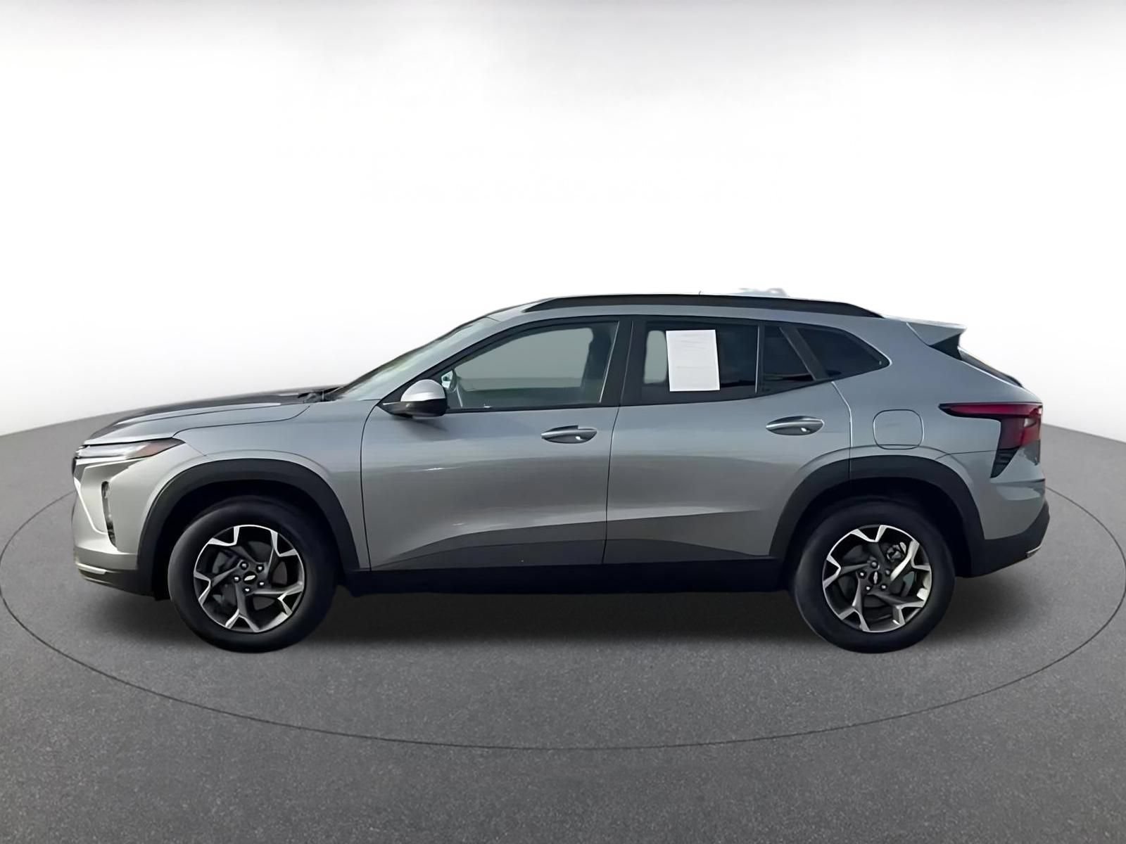 Thumbnail: 2025 Chevrolet Trax - 9