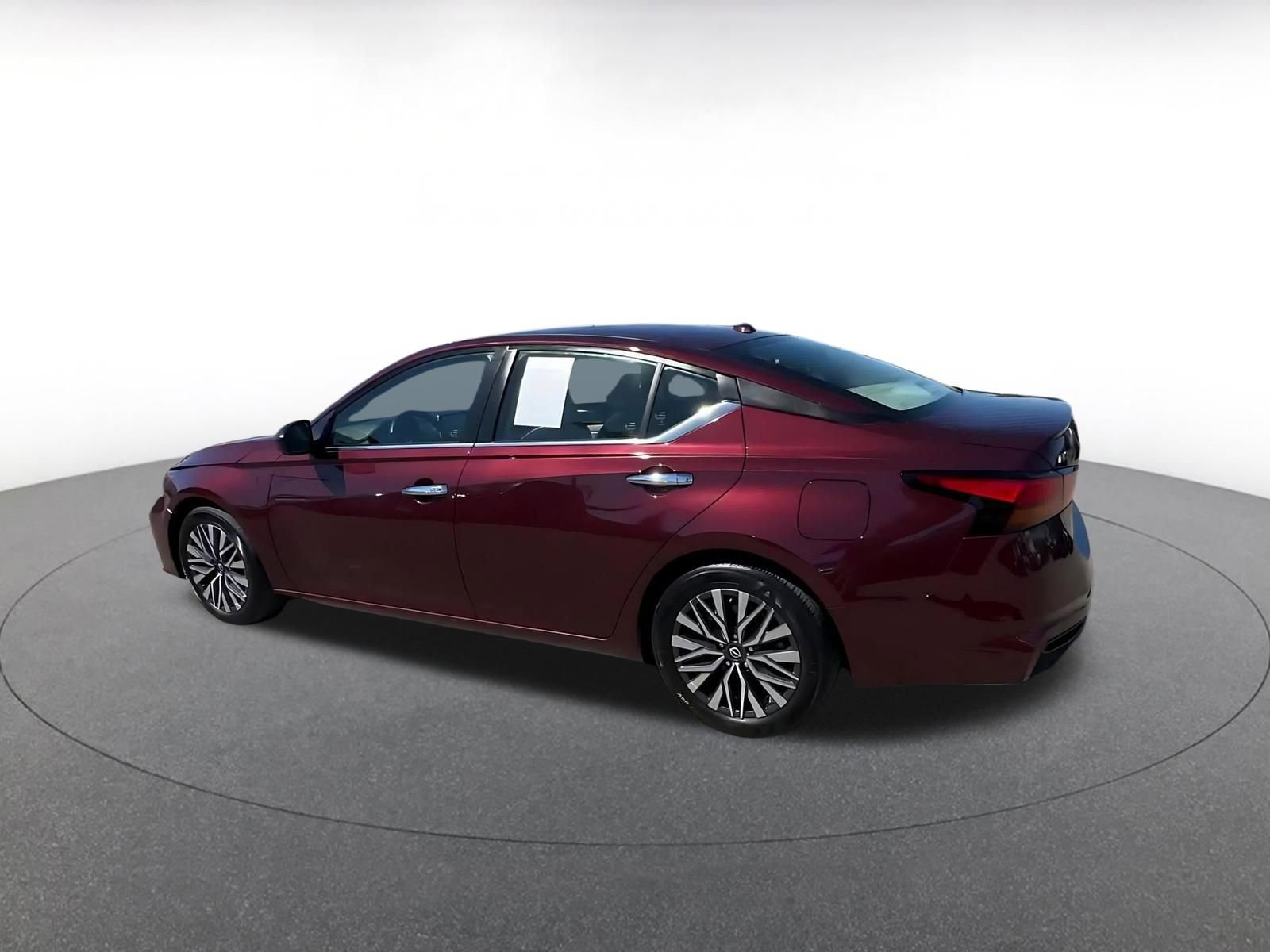 Thumbnail: 2025 Nissan Altima - 10