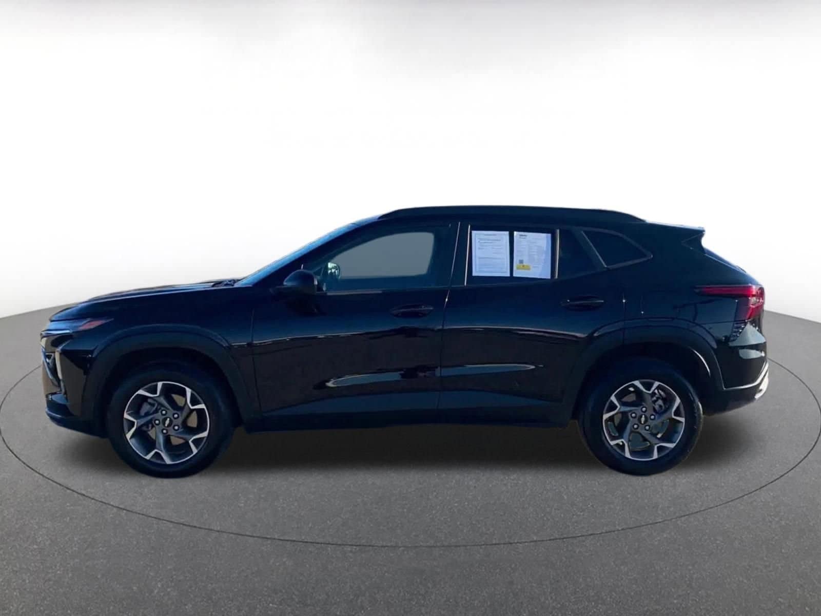 Thumbnail: 2025 Chevrolet Trax - 9