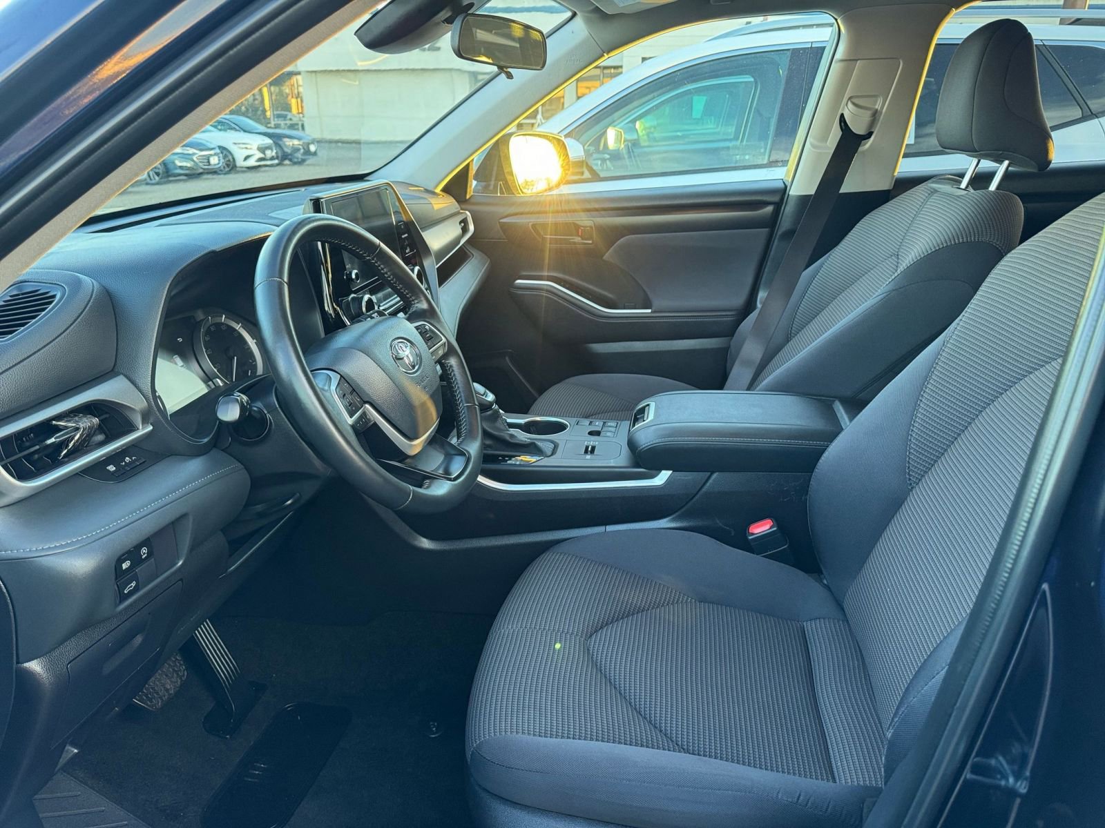 Thumbnail: 2025 Toyota Highlander - 27