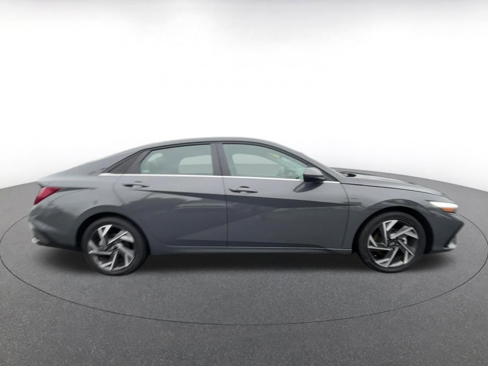 Thumbnail: 2025 Hyundai Elantra - 16