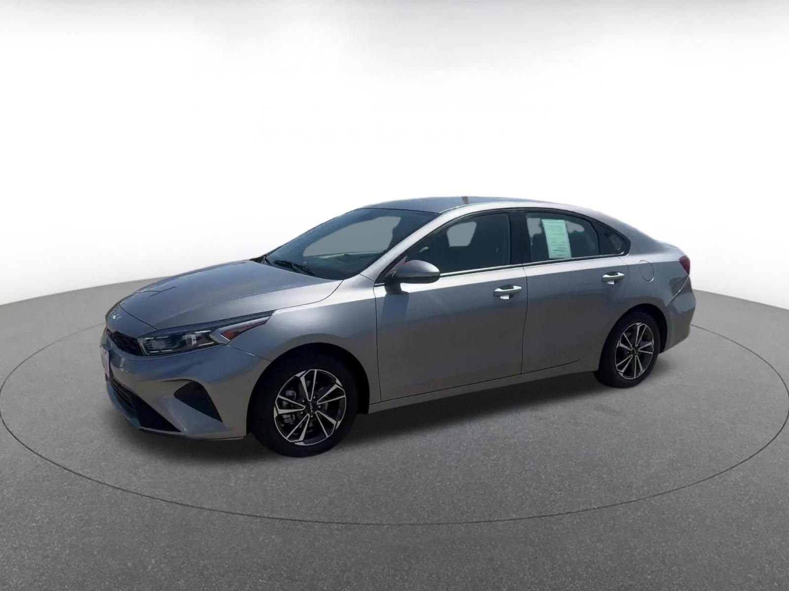 Thumbnail: 2024 Kia Forte - 7